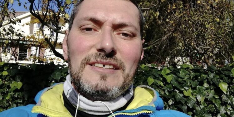 Fano: Luca Ricci confessa il duplice omicidio dei genitori, movente economico dietro il crimine