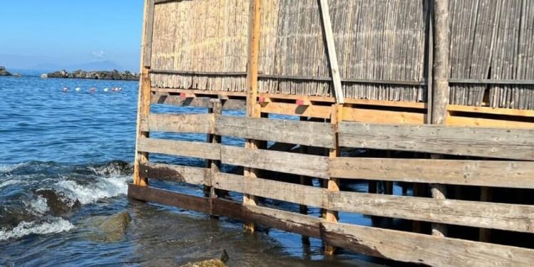 La Favorita di Ercolano: La Spiaggia “Non Più Libera”