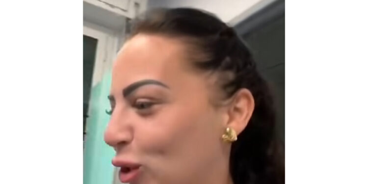 Francesco Emilio Borrelli denucia: video di tiktoker scioccante