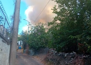 Incendio sul Vesuvio: operazioni di spegnimento ancora in corso