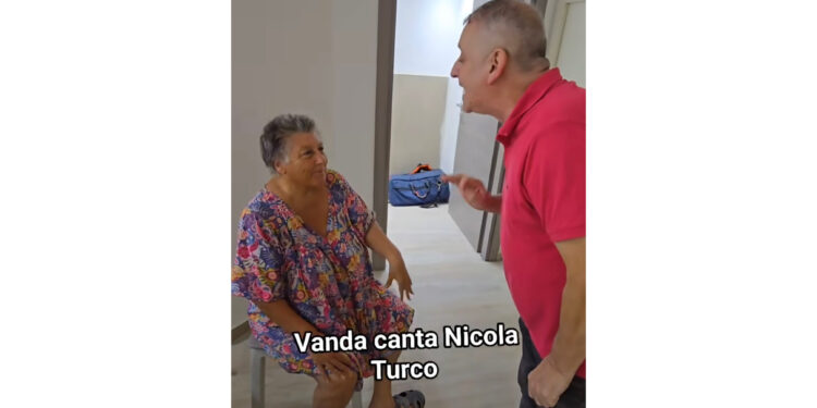 Visita a sorpresa: Nicola Turco canta per Vanda  Sorpresa: Nicola Turco Canta per Vanda