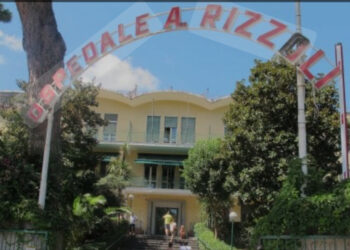 Intossicazione da caramelle a Ischia: ricoverati tre dipendenti di una ditta di pulizie