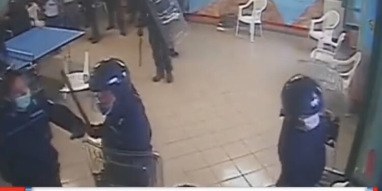 Riammessi sei agenti coinvolti nelle violenze del carcere di Santa Maria Capua Vetere