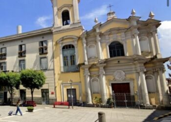 Protesta al Comune di Pomigliano d’Arco: manifestanti bloccano le strade