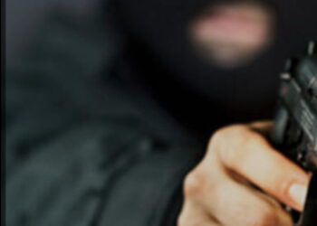 Arresto di un Minorenne per Rapine: Ordinanza di Custodia Cautelare Eseguita