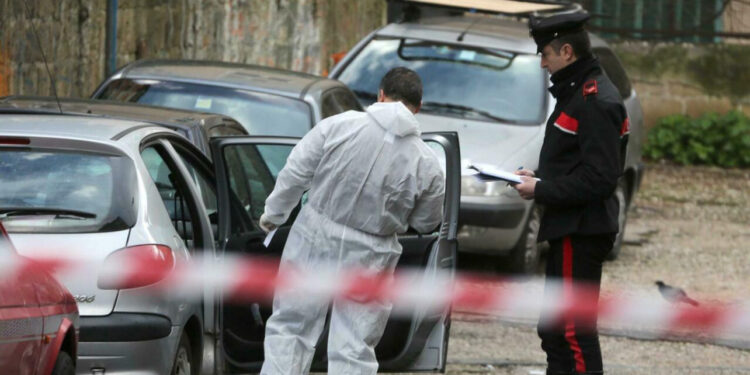 Spari tra la folla a bordo delle moto in pieno giorno. Ancora follia della camorra a Fuorigrotta dopo gli spari al parco dei bambini