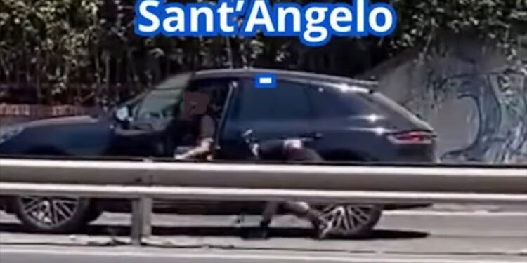 Inquietante rapina  a Napoli: assalto armato in pieno giorno. Le parole di Borrelli