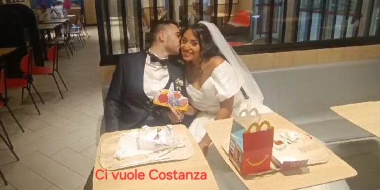 Ilary e Michele si sposano  al McDonald’s: la storia raccontata dal giornalista Enzo Costanza