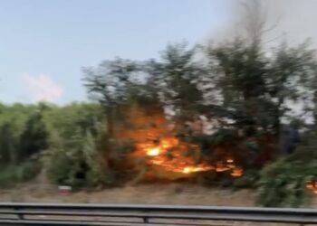 Incendio sull’Autostrada uscita Varcaturo