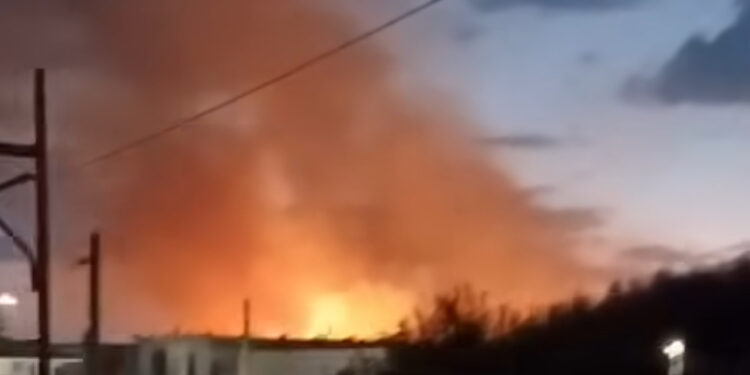 Incendio a Castel Volturno: Le fiamme devastano l’ex base Nato