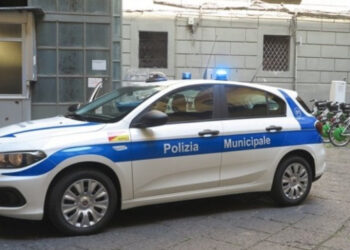 Tafferuglio alla rotonda  Diaz: furto di cellulari scatena una rissa tra cittadini