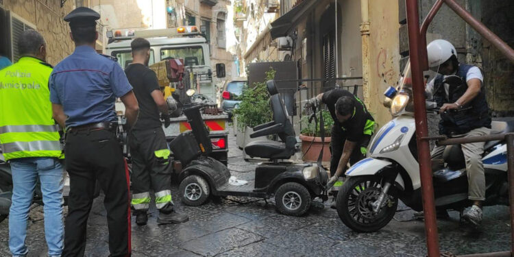 Napoli: Blitz contro la sosta selvaggia, sanzionati 44 Veicoli