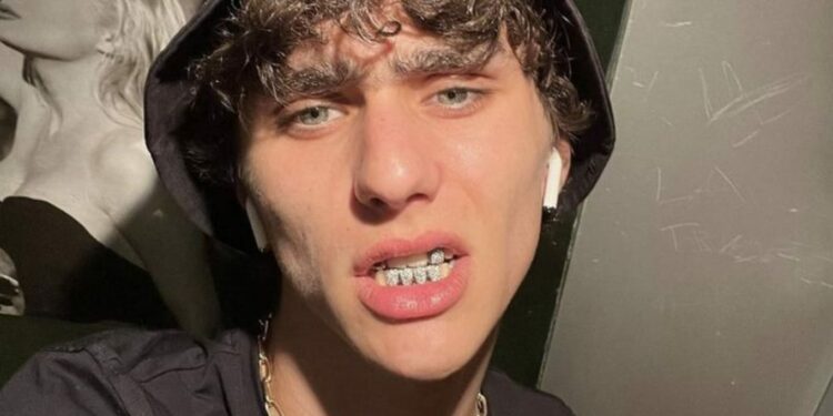 Achille Costacurta: Alla ricerca di sé tra ribellione e incertezza