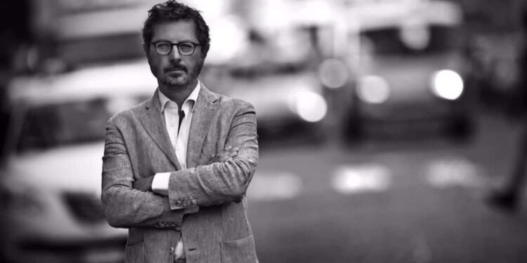 Auguri di buon compleanno al Deputato Francesco Emilio Borrelli da Pino Grazioli e da tutta la sua redazione