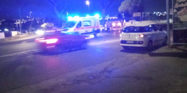 Grave incidente a Ercolano: in tre su motorino contro un’auto