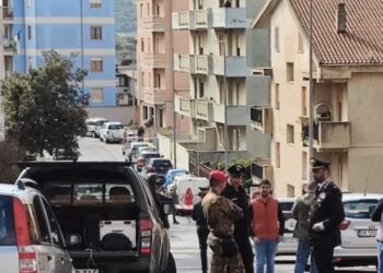 Strage a Nuoro: muore  anche il bimbo di  10 anni. I vicino: “L’omicida era possessivo con moglie e figli”