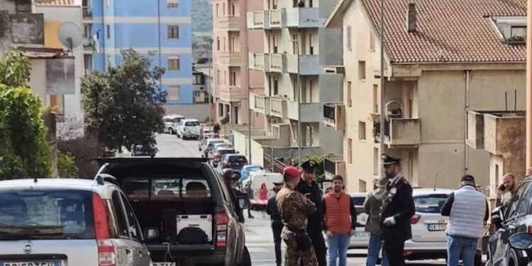 Strage a Nuoro: muore anche il bimbo di 10 anni. I vicino: “L’omicida era possessivo con moglie e figli”