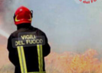 Camion in fiamme sull’autostrada tra Torre Annunziata Nord e Sud: disagi al traffico