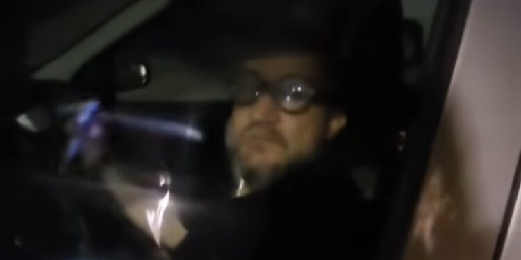 Scontro tra il giornalista Pino Grazioli e Rosario Salviucci: accuse e tensioni in strada