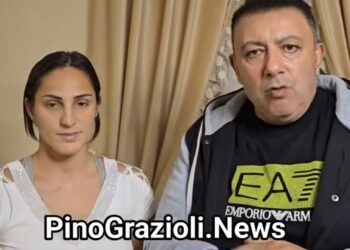 Pino Grazioli visita una famiglia napoletana minacciata dai clan: “La criminalità va combattuta”