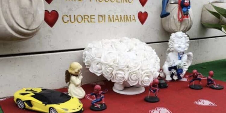 Montà (PD): Rubati i giochi  dalla tomba  del piccolo  Tristan, appello dei genitori agli autori del gesto