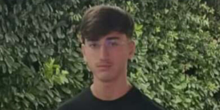 15enne freddato a Napoli, interrogati minorenni in Questura