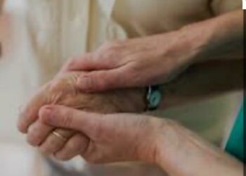 Bonus anziani 2025: al via l’assegno da 850 Euro, ma solo per pochi