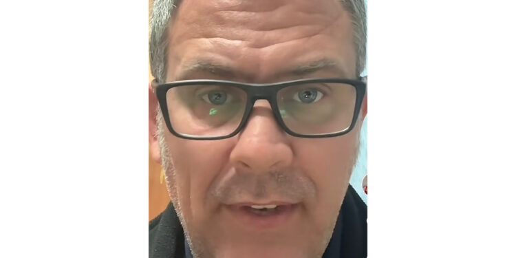 Infermiera del Maresca e Cartomante su TikTok: il richiamo dell’associazione Nessuno tocchi Ippocrate