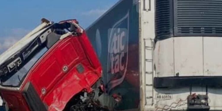 Grave Incidente sull’A1: Muore Autista di Avellino, feriti  9 turisti Coreani