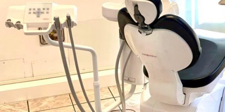 Scambia un cancro per una gengivite: odontoiatra accusato di omicidio colposo