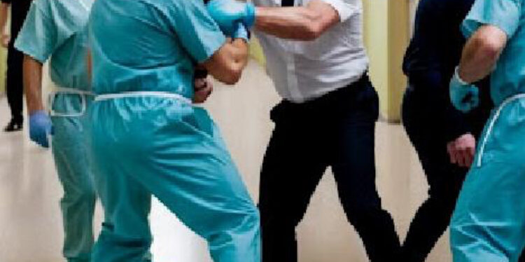 Primario del Pronto Soccorso di Lamezia Terme aggredito da un familiare di una paziente con un manganello