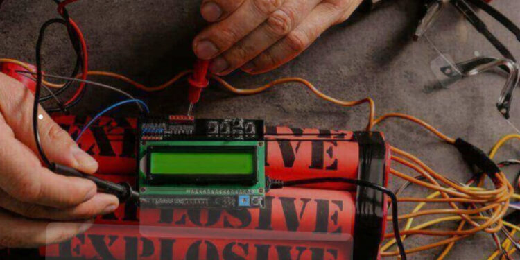 Allarme bomba a Materdei: intervento degli artificieri presso la stazione della metro