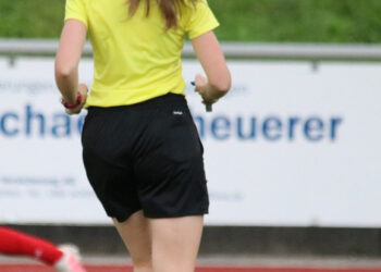 Rissa in campo: arbitra colpita durante una partita a Monteforte Irpino