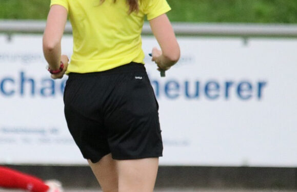 Rissa in campo: arbitra colpita durante una partita a Monteforte Irpino