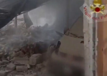 Ercolano, individuato il punto di innesco dell’esplosione: cratere al centro delle operazioni di bonifica