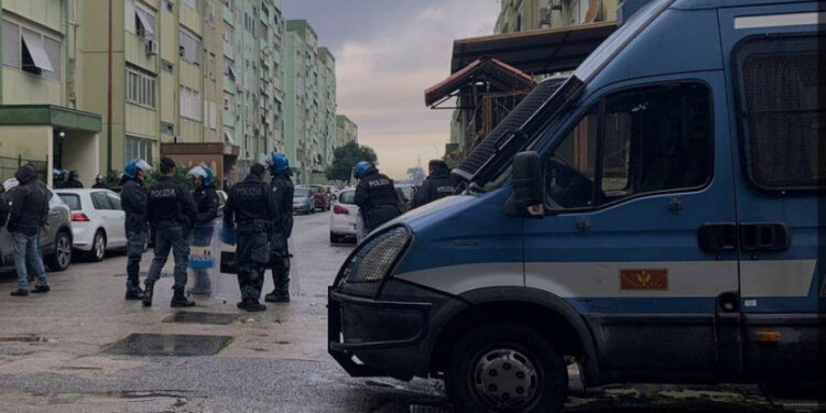 Sgombero al Parco Verde di Caivano: sequestro di 240 immobili occupati abusivamente