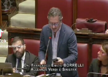 Francesco Emilio Borrelli in Parlamento a tutela di Pino Grazioli: “Minacce gravissime dalla camorra”