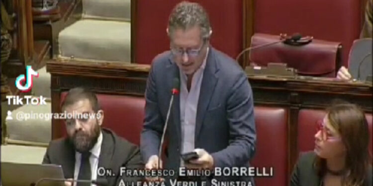 Francesco Emilio Borrelli in Parlamento a tutela di Pino Grazioli: “Minacce gravissime dalla camorra”