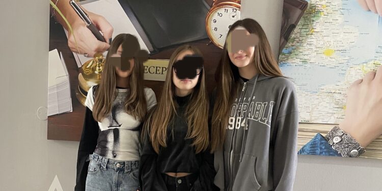 Grottaminarda: tre ragazze trovano e restituiscono un borsello con 15.000 euro