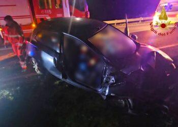 Incidente stradale a Greci: feriti cinque membri di una famiglia