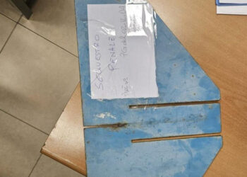 Napoli, piastra caduta da un balcone ferisce una donna: le condizioni restano critiche