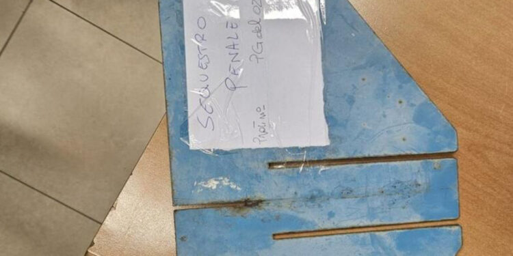 Napoli, piastra caduta da un balcone ferisce una donna: le condizioni restano critiche