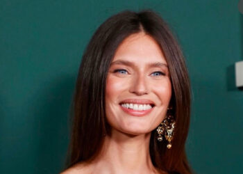 Bianca Balti: un sorriso che illumina anche la lotta contro il cancro