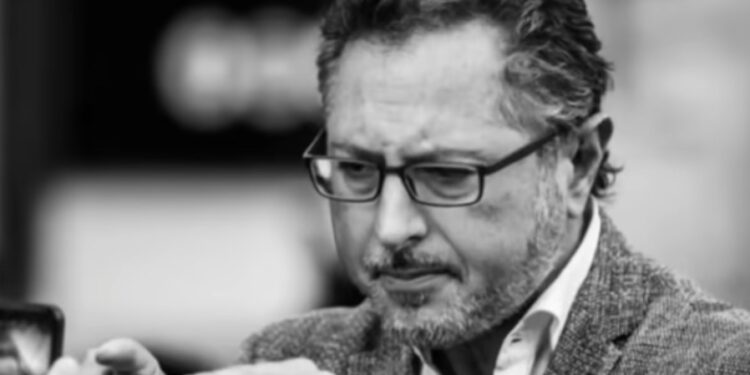 “Passeggiata della legalità” a Napoli: mobilitazione in via Sant’Arcangelo a Baiano dopo l’aggressione a Francesco Emilio Borrelli