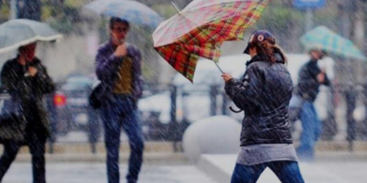 Campania, allerta meteo della Protezione Civile: venti forti e mareggiate attese nelle prossime ore