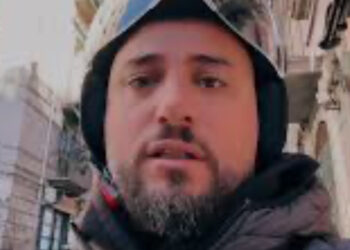 Rapinato il noto tiktoker “Sasà ’o tiktok”: pistola puntata e bottino da mille euro