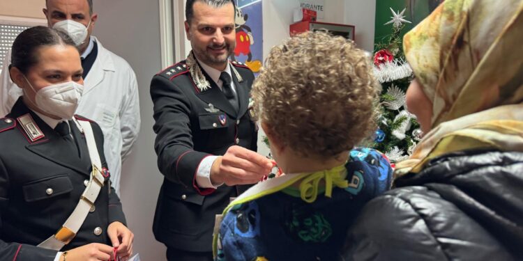 NOLA: giocattoli ai bimbi ricoverati in pediatria anche a Natale. L’iniziativa dei Carabinieri