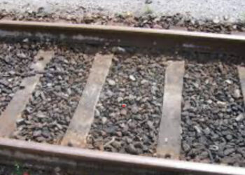 Indagine per omicidio stradale sulla morte di un bambino di 10 anni a Nola: è stato investito vicino a un passaggio a livello