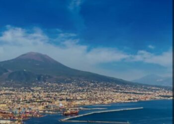 Napoli: in arrivo l’aumento della tassa di soggiorno per migliorare i servizi