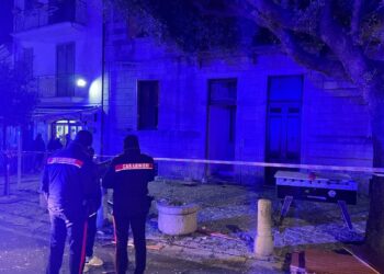 Fuga di gas provoca esplosione in un’abitazione